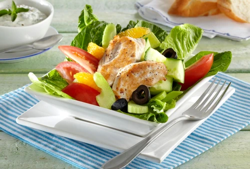 Salata cu piept de pui jpeg