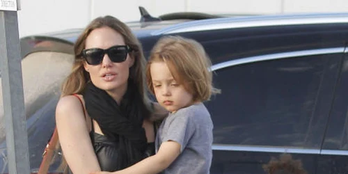Angelina Jolie, în rolul vieții ei, de mămică Fotografii: x17online.com