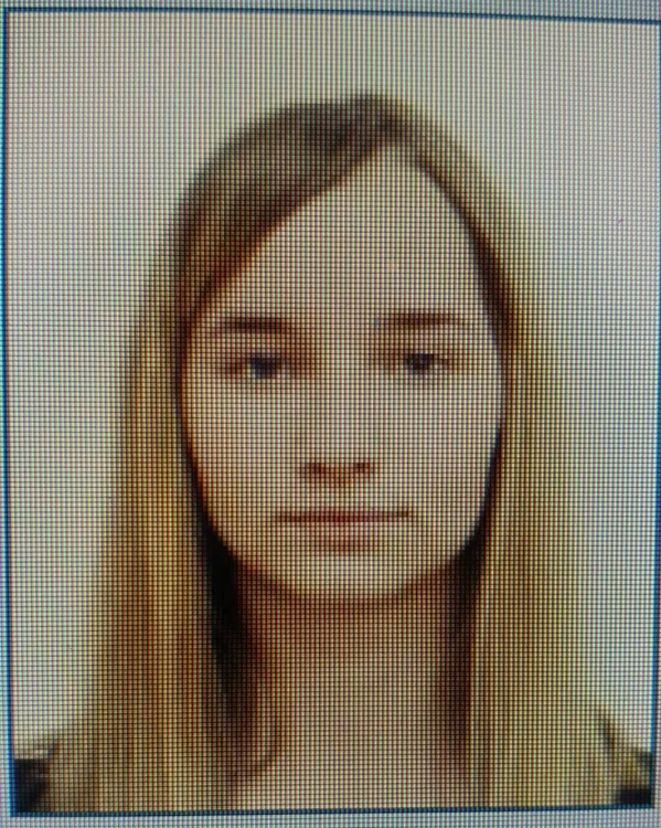 Mama fetei a anunţat în această dimineaţă Poliţia