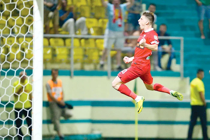 
    Valentin Lazăr e liderul “câinilor”Foto: Mediafax  