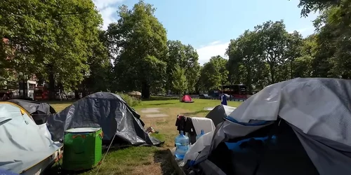 corturi migranti Marea Britanie, captura video jpg