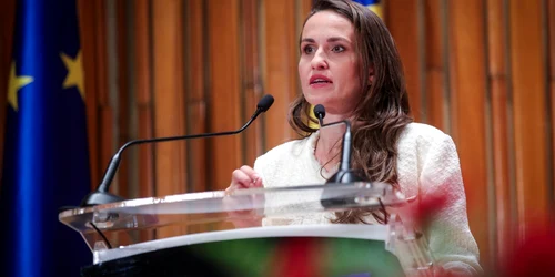 Ministrul de Externe Oana Țoiu jpg