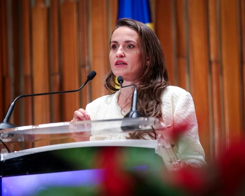 Ministrul de Externe Oana Țoiu jpg