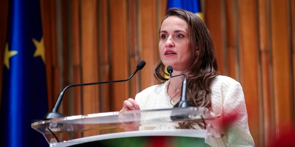 Ministrul de Externe Oana Țoiu jpg