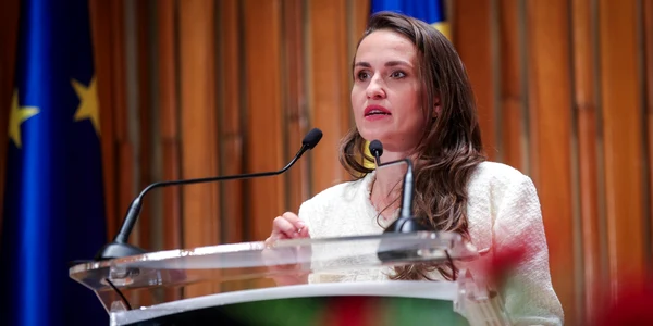 Ministrul de Externe Oana Țoiu jpg