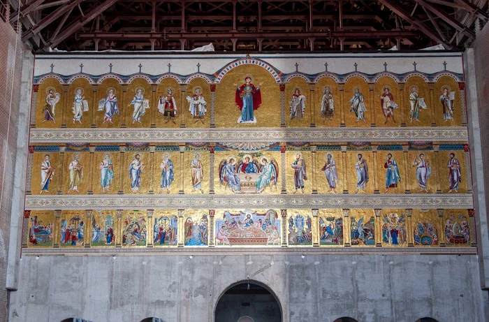 Altarul este singurul loc al bisericii care va fi pictat până la inaugurarea din 25 noiembrie 2018