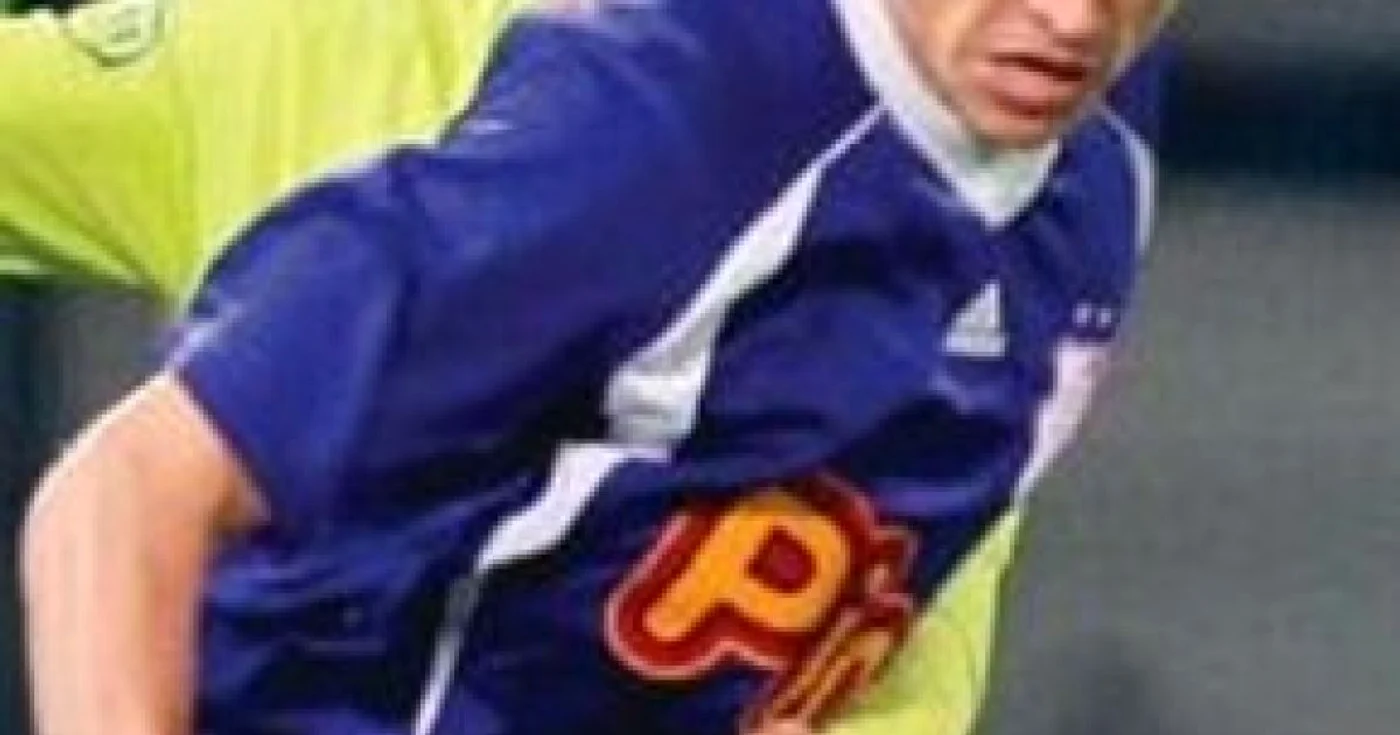 FOTBAL: Tănase are un picior mai scurt!