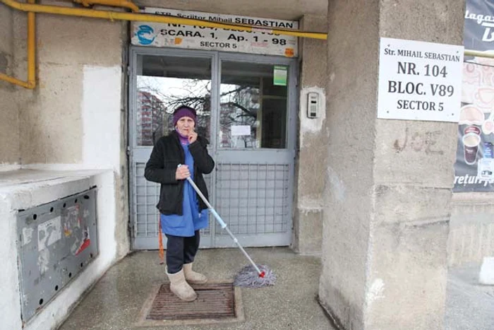 Pe strada Mihail Sebastian, peste 3.000 de persoane au dormit în frig