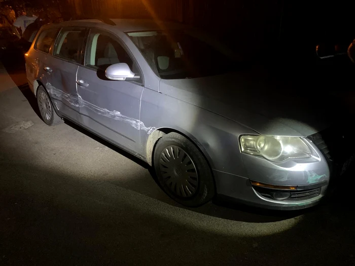 Mașină avariată în parcarea din Galați SURSA martor