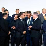 Fotografie de familie după summitul Coaliției de Voință privind garanțiile de securitate pentru Ucraina FOTO Profimedia 