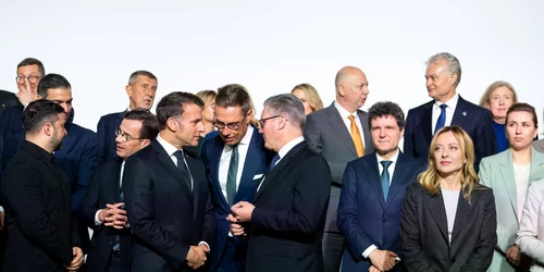 Fotografie de familie după summitul Coaliției de Voință privind garanțiile de securitate pentru Ucraina FOTO Profimedia 