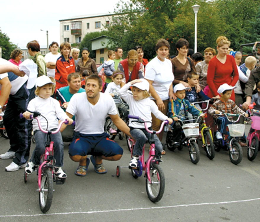 Hunedoara: GALERIE FOTO - VIDEO Concurs de biciclete cu prichindei de Ziua Mobilităţii