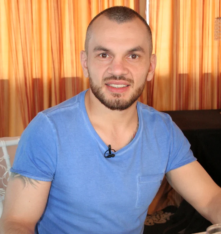 "Cireaşa de pe tort": Ionuţ Atodiresei nu este prea priceput la mânuirea cuțitelor