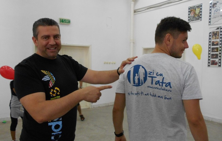 „O zi cu tata”. Proiectul care a „topit” inimile a peste 1.500 de deținuți din toată țara