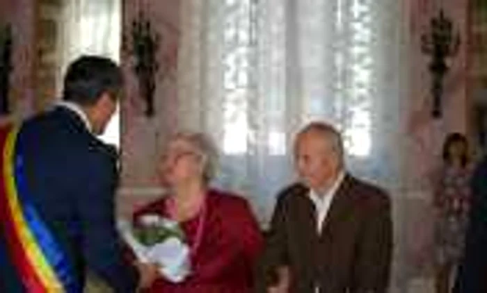 44 de cupluri ”de aur” a fost felicitate de Primărie