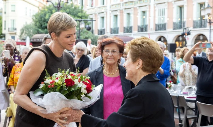 Printesa Charlene de Monaco din nou blonda Eric Mathon, Prince Palace jpg