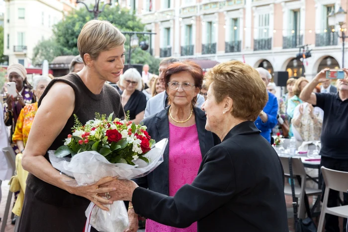 Printesa Charlene de Monaco din nou blonda Eric Mathon, Prince Palace jpg