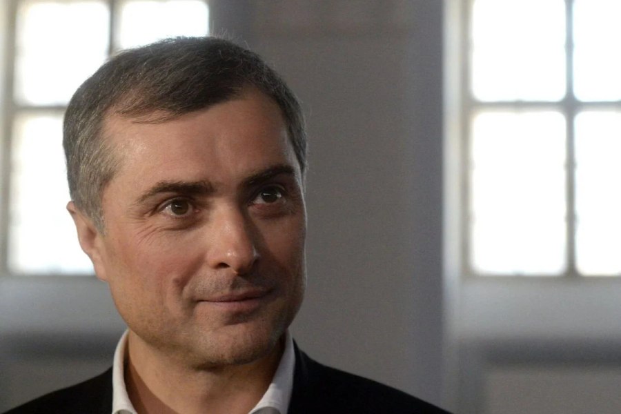 Unul dintre cei mai apropiați colaboratori ai lui Putin ar fi fugit din Rusia. Vladislav Surkov este arhitectul „Lumii Ruse”