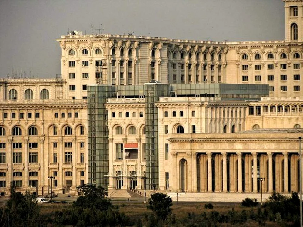 
    Muzeul Naţional de Artă Contemporană din Bucureştifoto: MNAC/vogue.com  