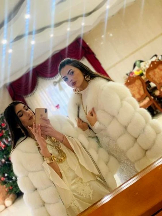 
    Fetele trăiesc ca niște prințesefoto: bzi.ro  