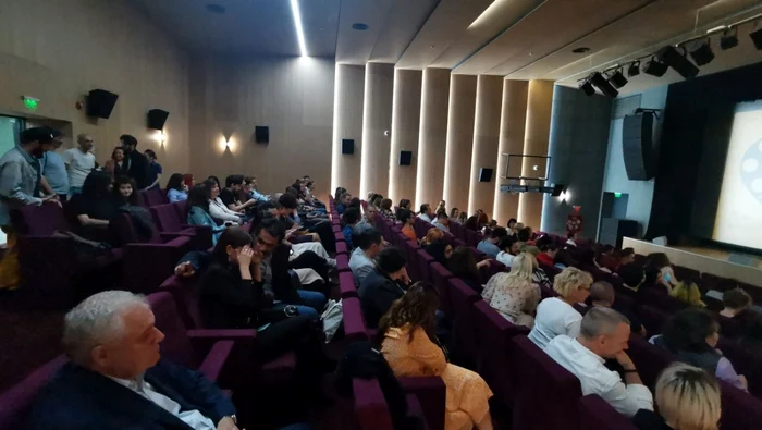 Prima proiecţie de film după mulţi ani la Victoria FOTO Ş.Both