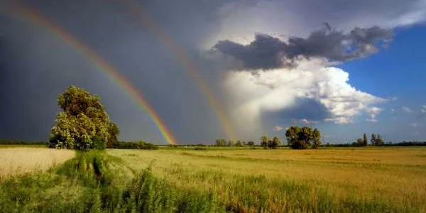 Meteo - vremea- innorat - curcubeu FOTO Shutterstock 