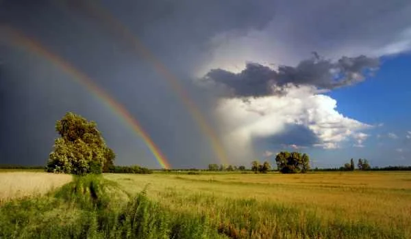 Meteo - vremea- innorat - curcubeu FOTO Shutterstock 