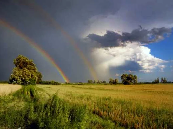 Meteo - vremea- innorat - curcubeu FOTO Shutterstock 