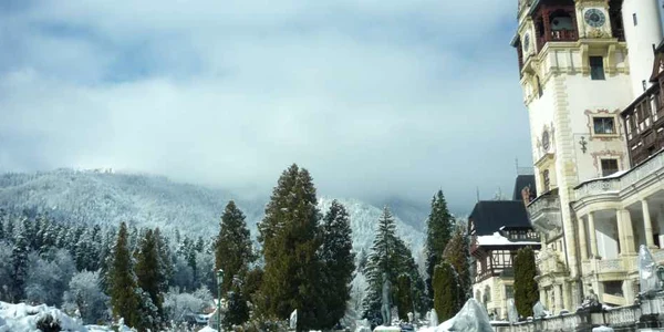 Peleşul este destinaţia preferată a turiştilor care merg la Sinaia
