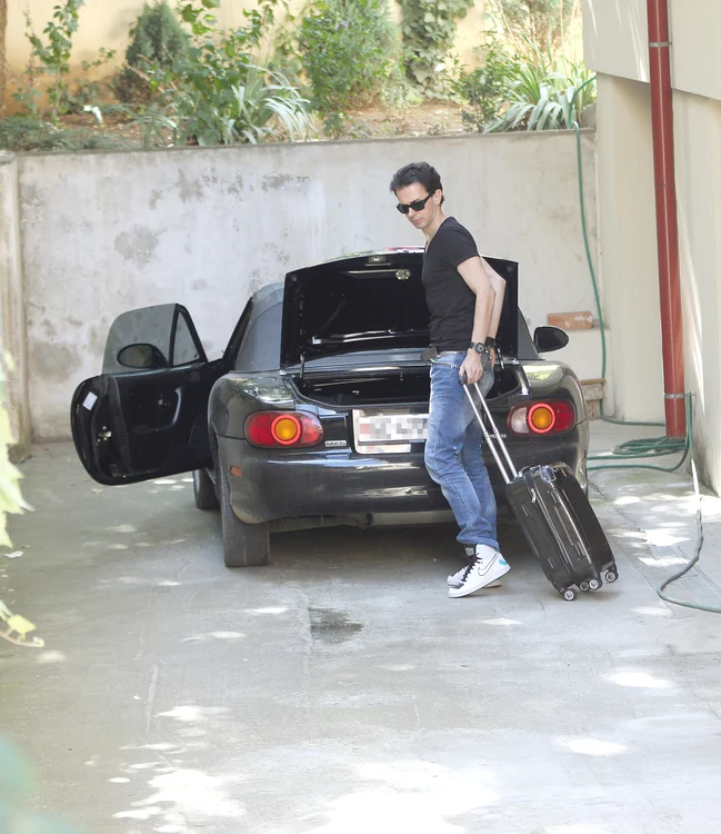 Keo a început să se mute încă de vara trecută, iar acum şi-a cărat şi ultimele lucruri, inclusiv studioul de înregistrări