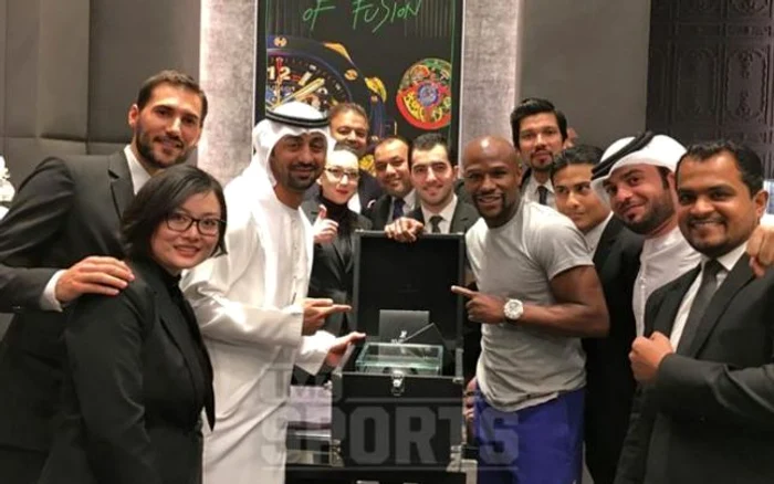 
    Floyd Mayweather s-a plimbat cu cămilafoto: arhivă personală  