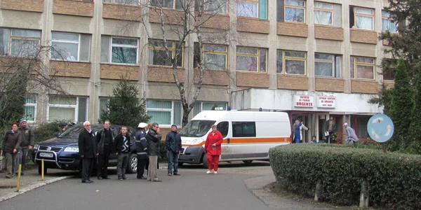 Femeia a fost transprotată la spital pentru îngrijiri medicale