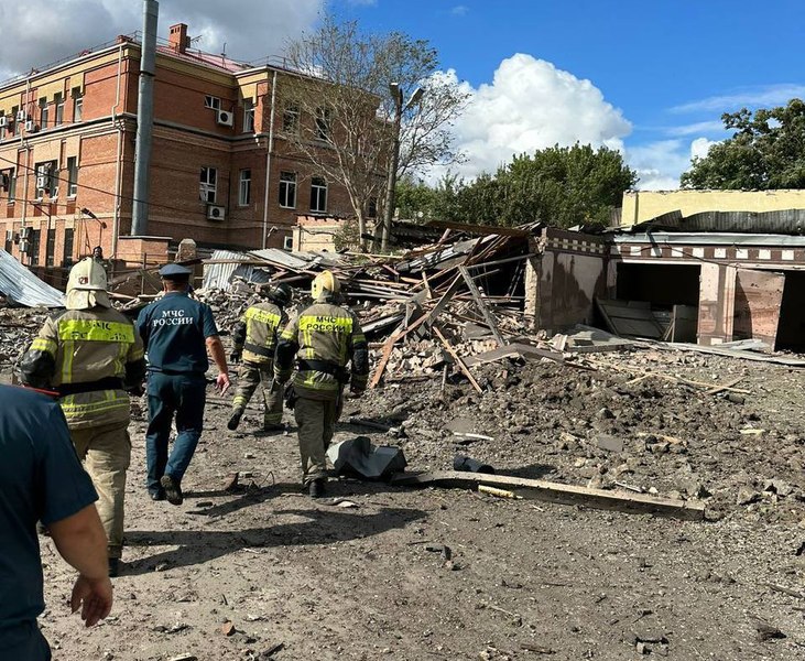Cel puțin 15 persoane au fost rănite într-o explozie în sudul Rusiei. Armata susține că a interceptat o rachetă ucraineană