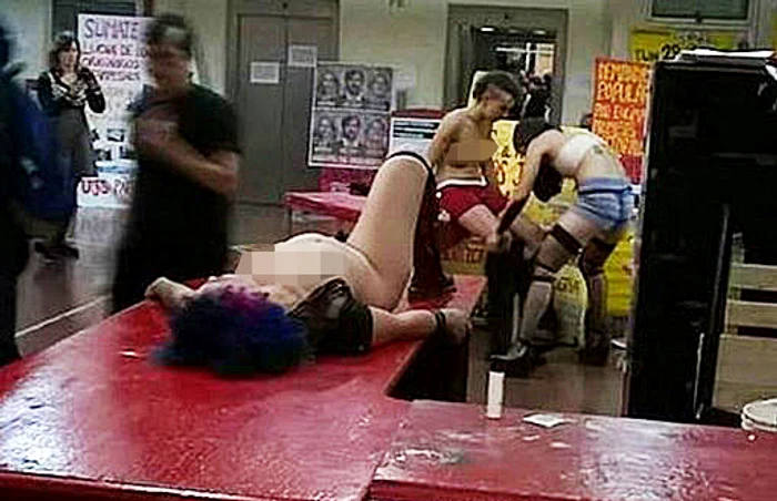 Filmul s-a turnat în văzul celorlalţi studenţi