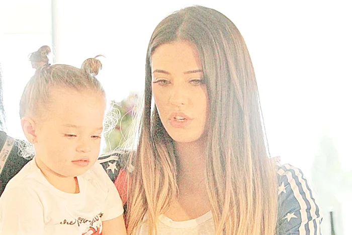 3 iulie 2013: La concertul susţinut marţi seara la un eveniment MTV, solistul a venit fără verighetă (FOTOGRAFII: MTV)