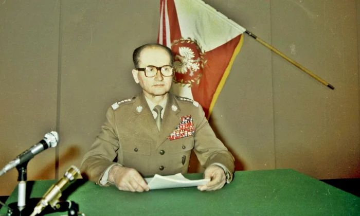 Calendar 13 decembrie: 1981   Generalul Jaruzelski a decretat legea marțială în Polonia jpeg
