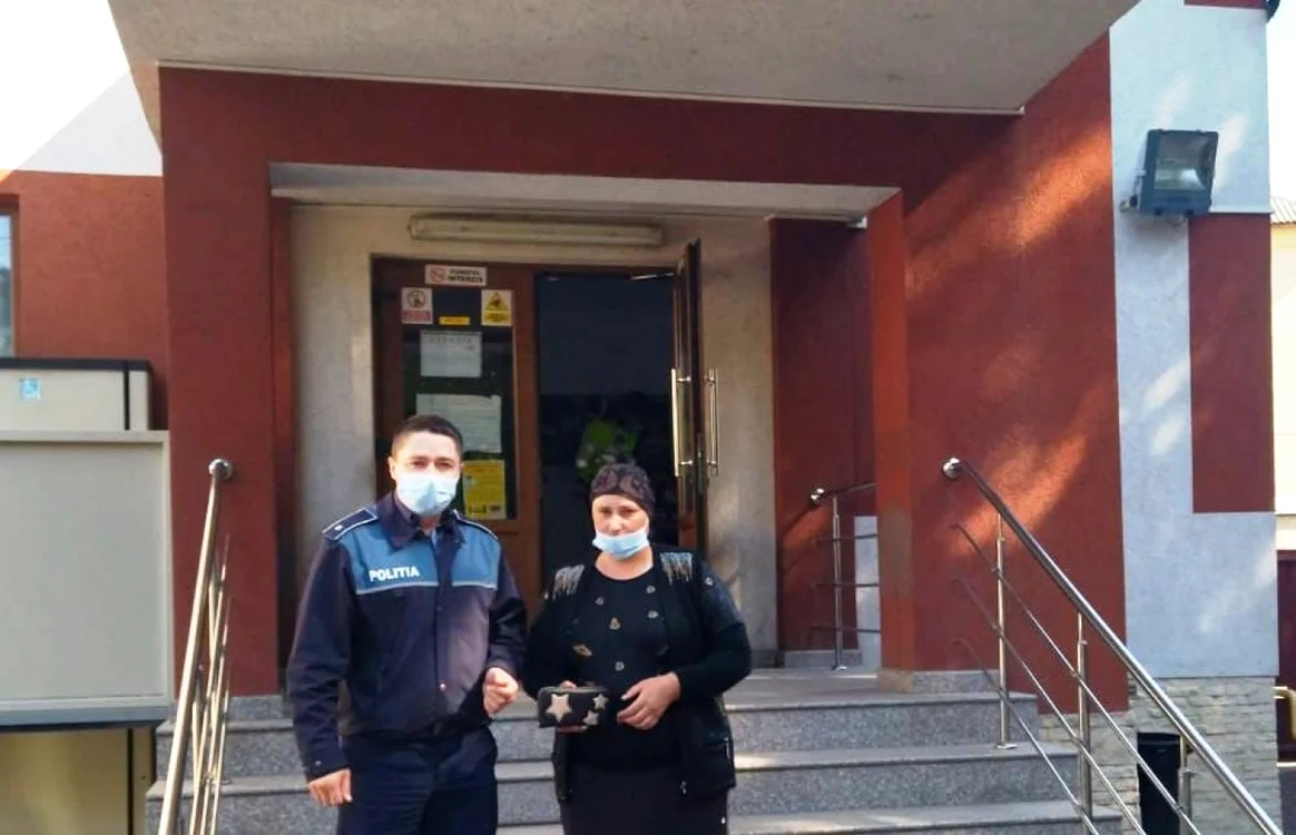 Portofelul a ajuns la proprietar FOTO IPJ Vrancea