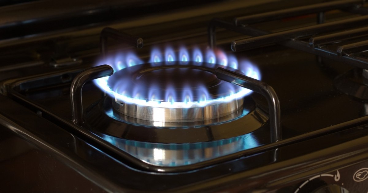 Locatarii din Caracal, evacuați, rămân fără gaze până în noiembrie și suportă costuri suplimentare.