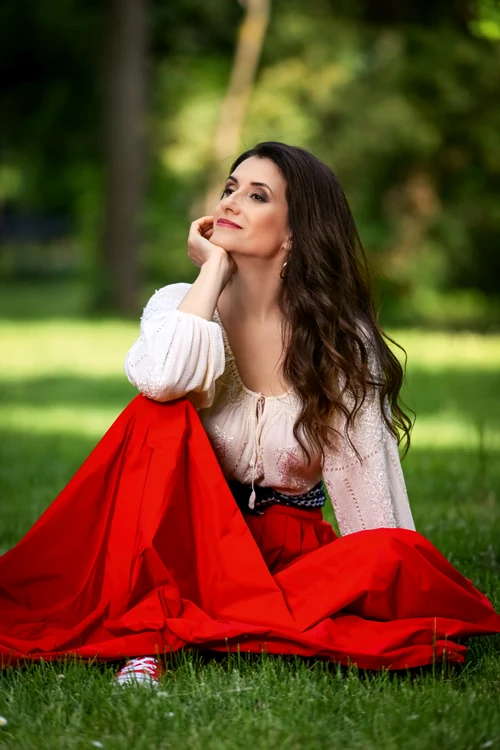 În televiziune, la festivaluri sau la evenimentele caritabile, Iuliana oferă puțin din sufletul ei.