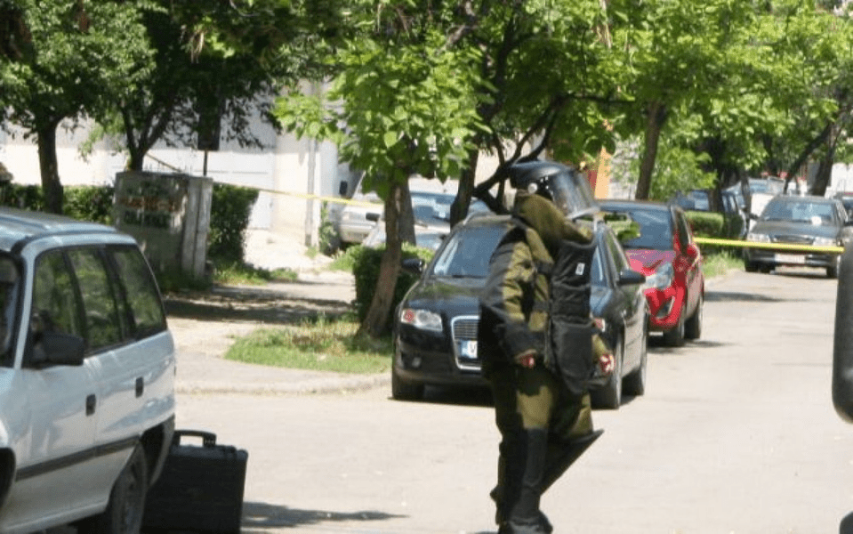 Desfășurare impresionată de forțe pentru un troler suspect. Ce au găsit pirotehnicienii de la SRI în bagaj