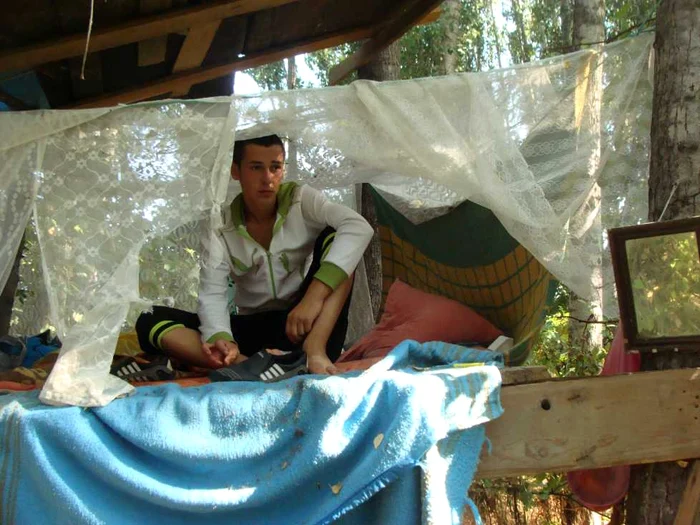 Marian Moga, un copil fără copilărie care s-a retras să trăiască în copaci