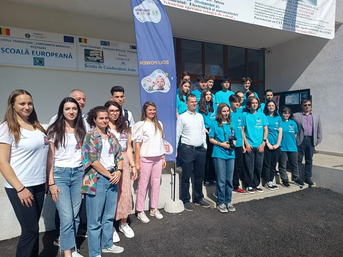 Proiectul Edu Power a fost lansat la liceul din Peștișani Foto: Adevărul