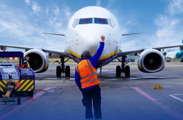 Ryanair este cunoscută pentru programul său extrem de strict. FOTO FB Ryanair