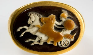 Inelul cu camee de la Poiana (© Muzeul Național de Istorie a României)