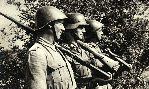 Când soldatul german fură de la camaradul român    jpeg