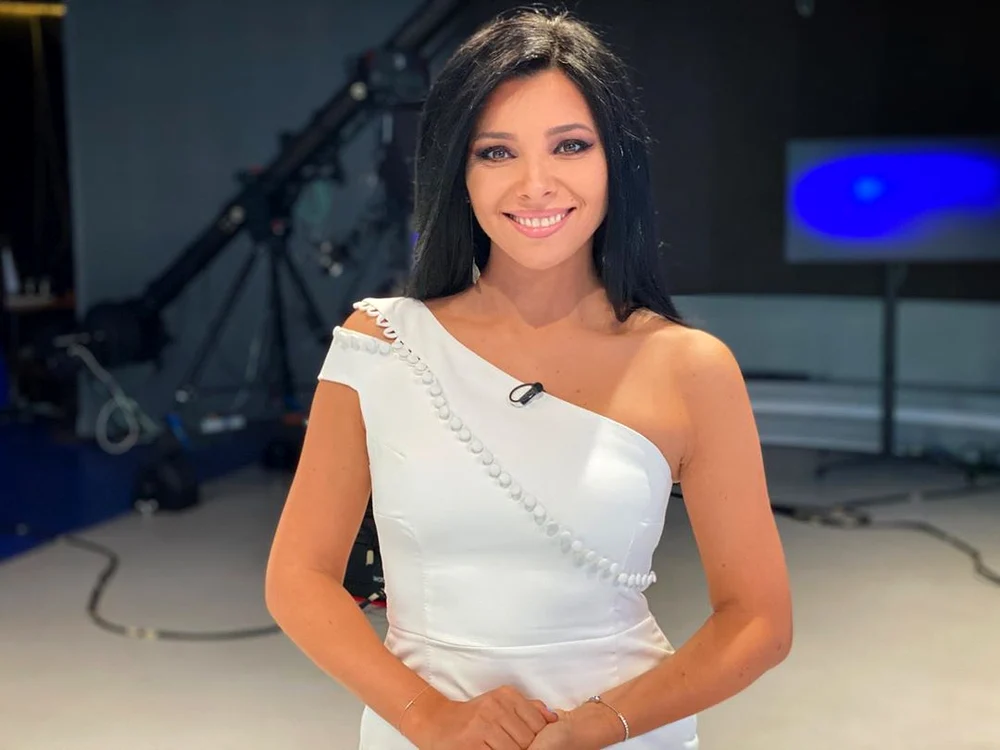 Corina Caragea a distribuit două poze îndrăznețe de Crăciun