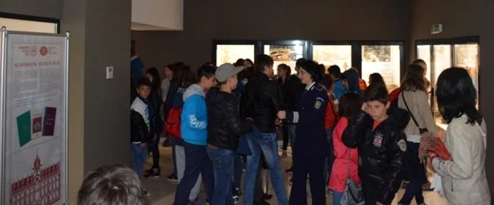 Copiii, în vizită la muzeu FOTO Adevărul