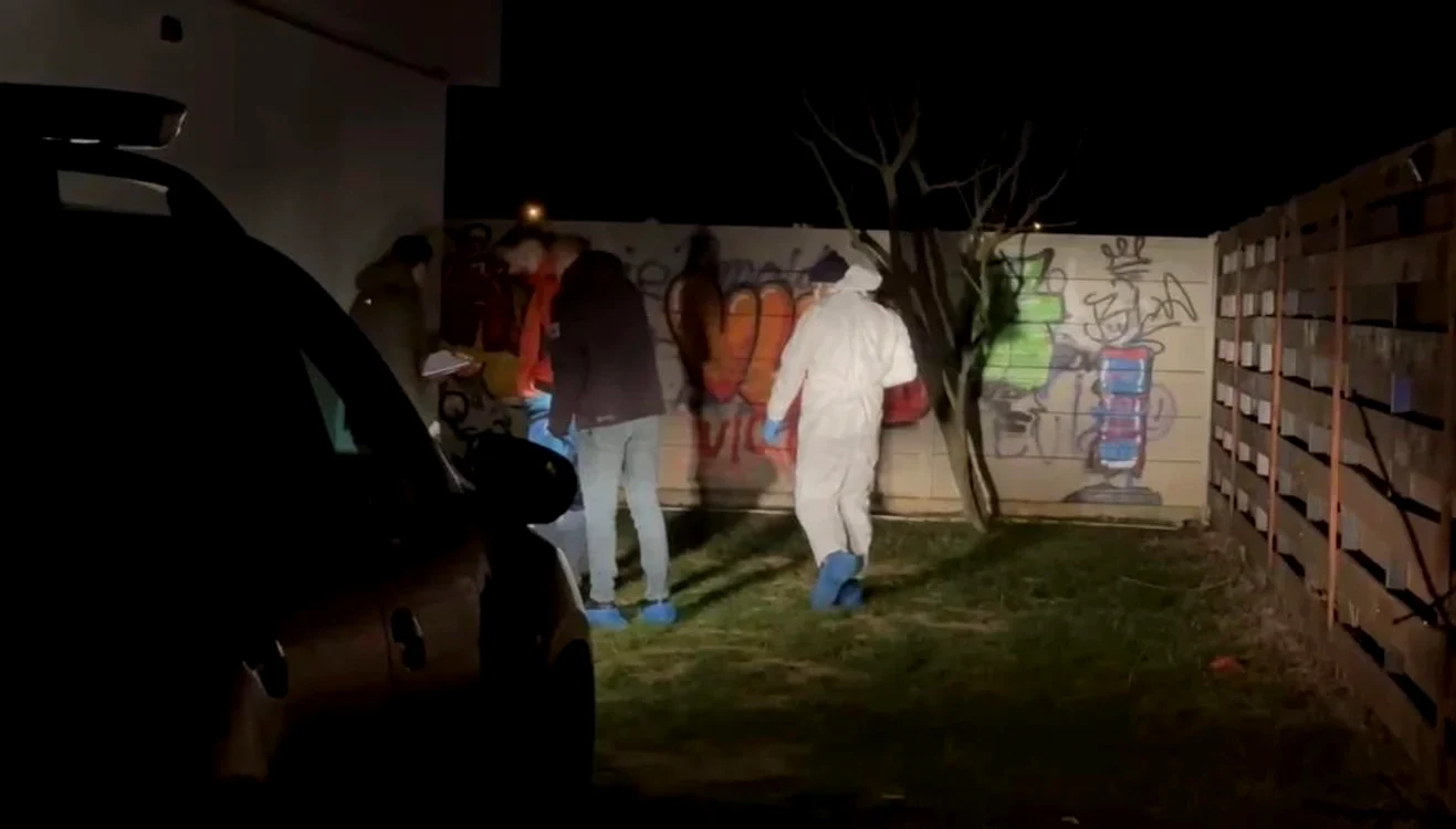 Polițiști la casa din Ilfov de unde a fost furat pistolul fostului ofițer SRI 