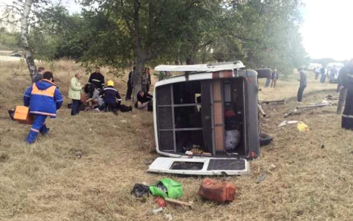În accident şi-au pierdut viaţa trei persoane