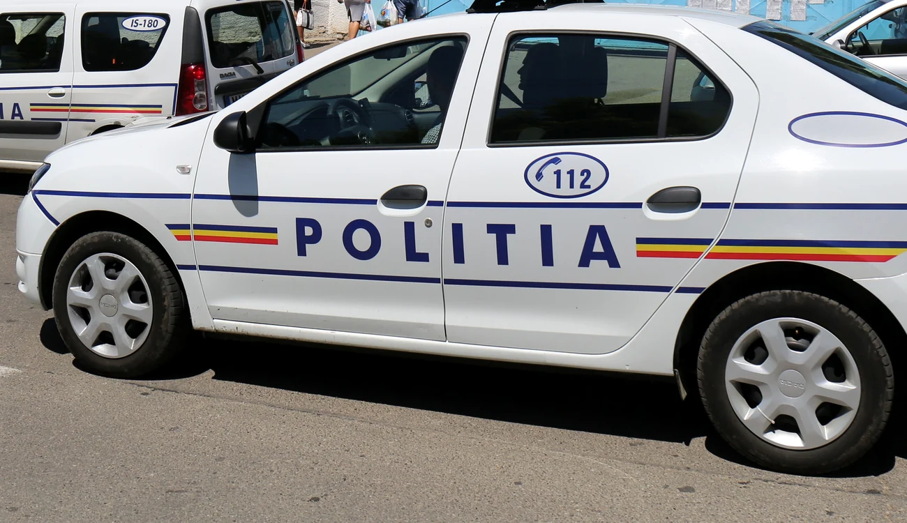 
    Cei opt elevi au fost duși la secția de poliție și amendațifoto: Inquam Photos  